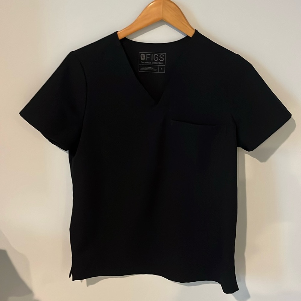 Figs Black One Pocket Scrub Top
